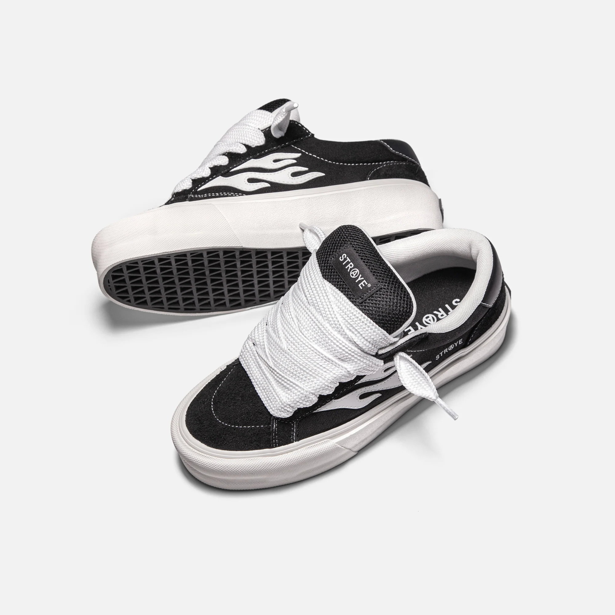 LOGAN STOMPER - BLACK - Image 2